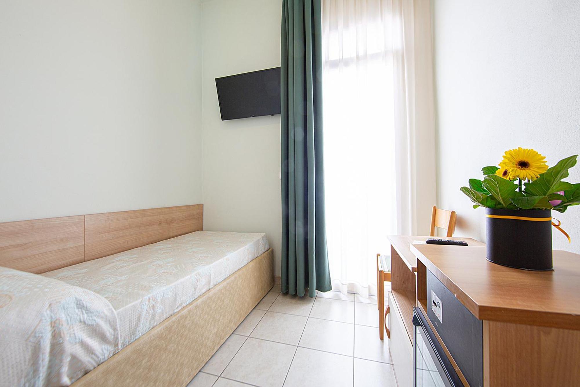 Single Room with Balcony,1546249750:JPEG